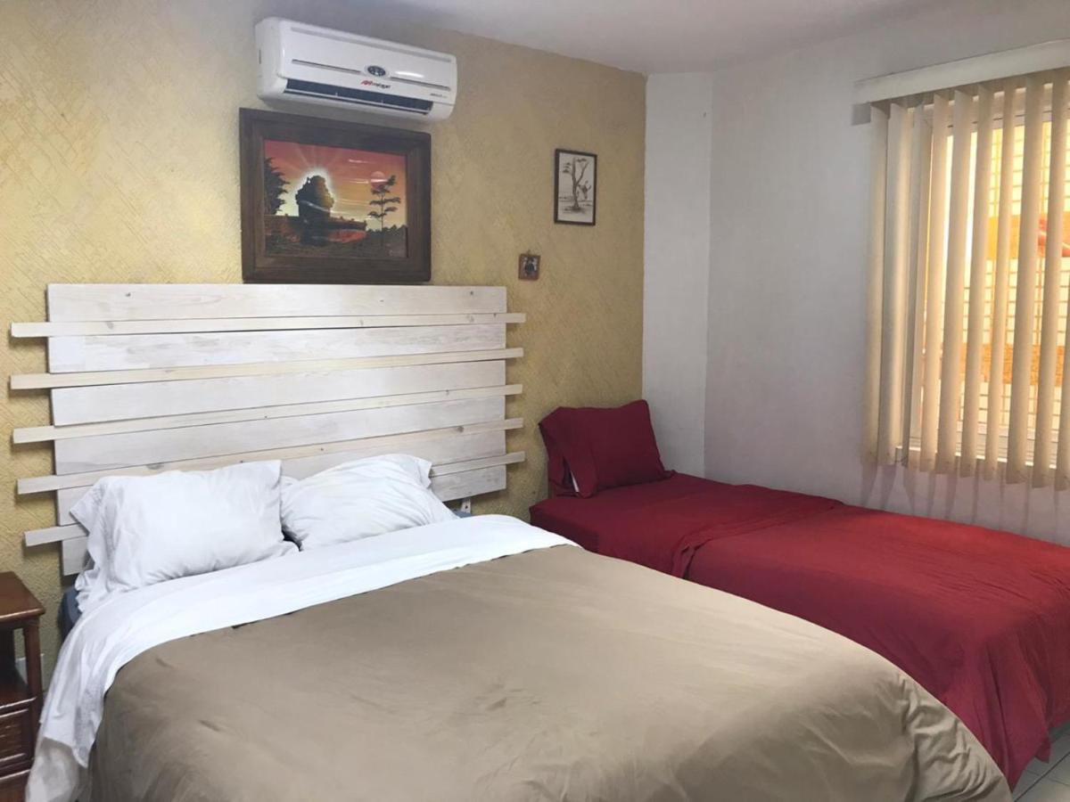 Casa D Miros Familias , Grupos Y Empresas Max 20 P Ξενοδοχείο Γκουανταλαχάρα Εξωτερικό φωτογραφία